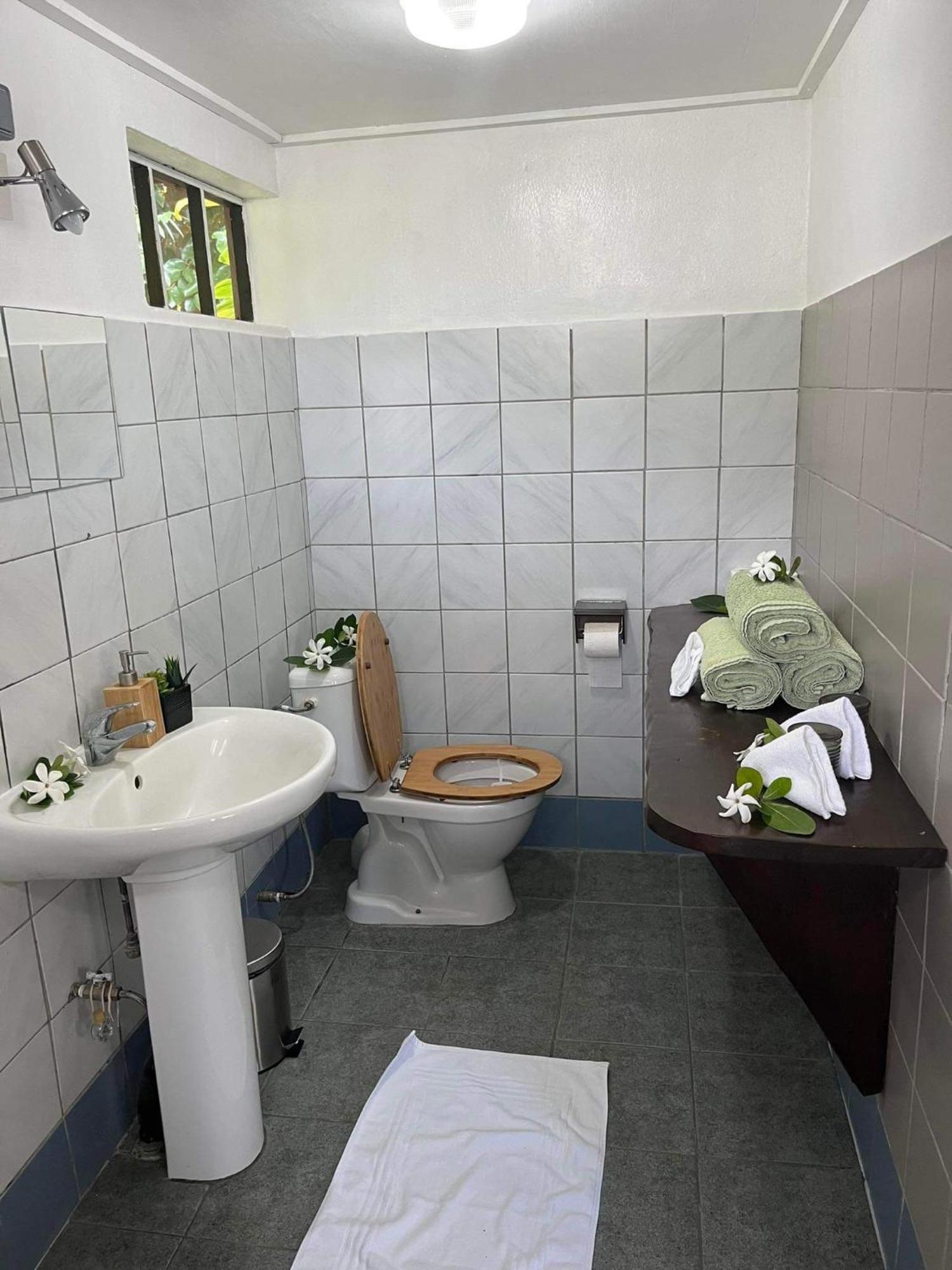 Pension Hibiscus Taha'A Vaitoare  Экстерьер фото